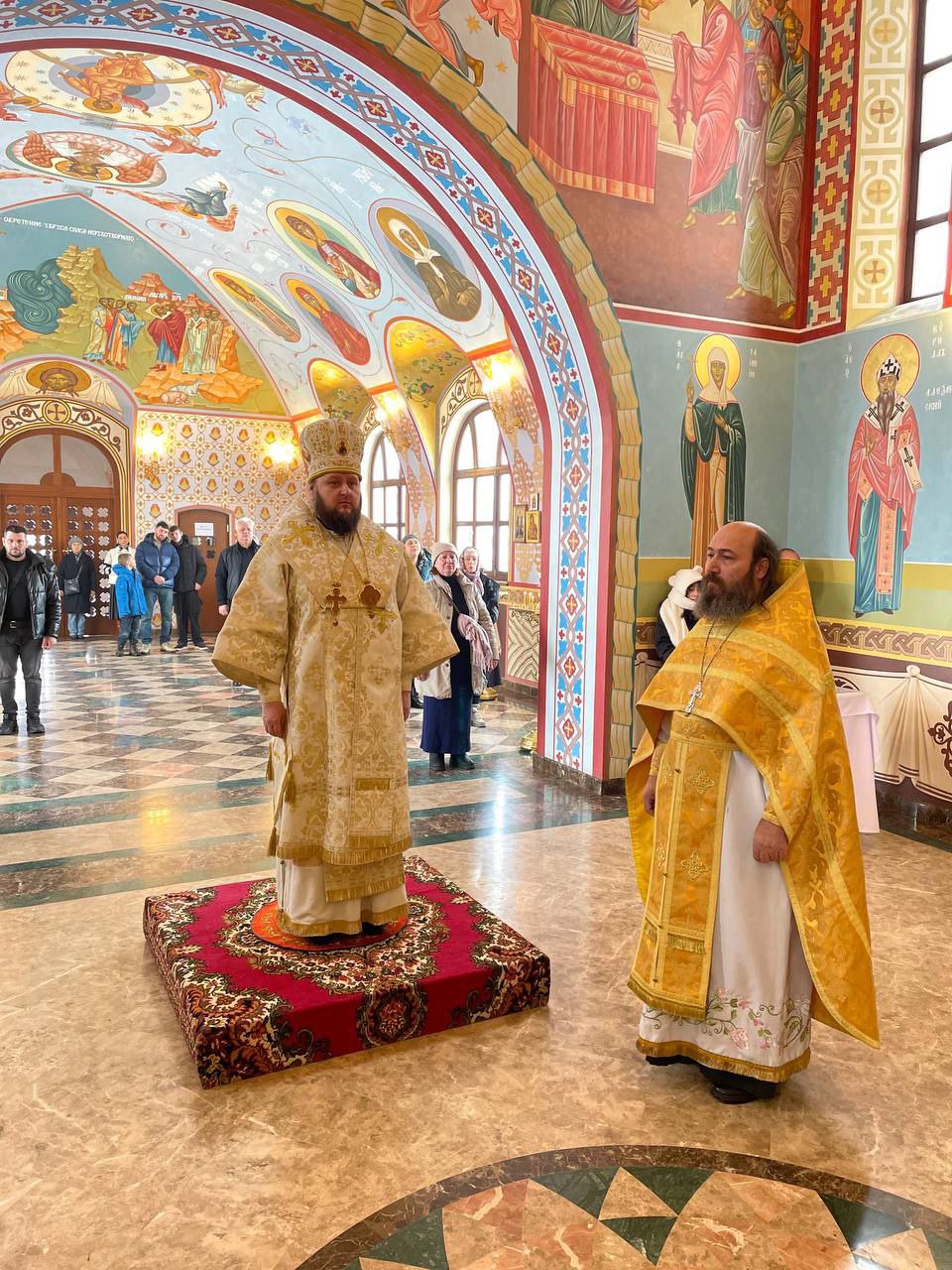 Архиерейское богослужение в Крестовоздвиженском храме города Еревана