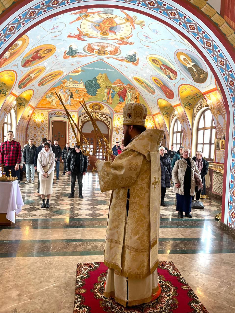 Архиерейское богослужение в Крестовоздвиженском храме города Еревана