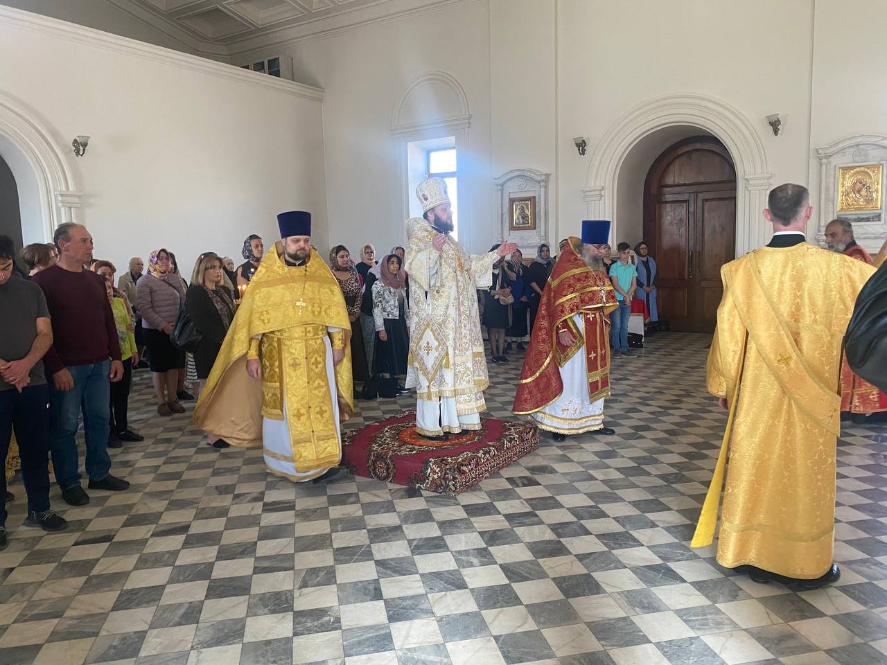 Принесение частицы мощей блаженной Матроны Московской в Ереванско-Армянскую епархию