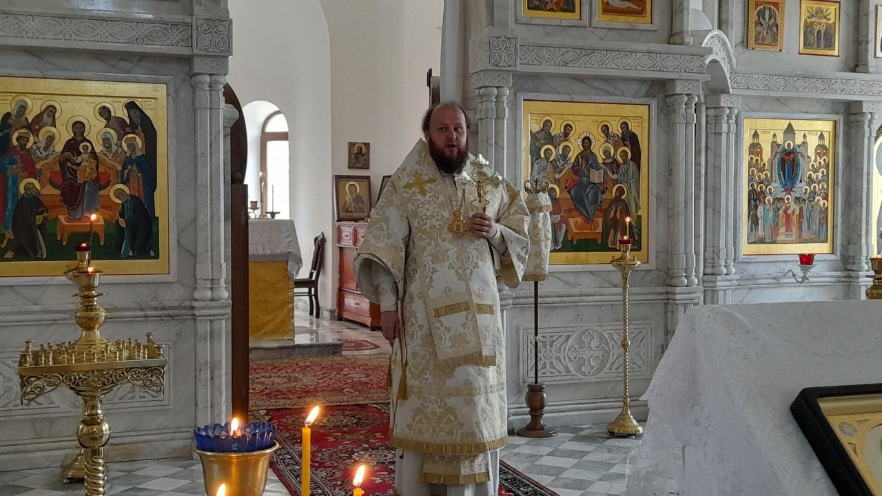 Архиепископ Подольский и Люберецкий Аксий совершил Божественную литургию в Покровском храме города Еревана