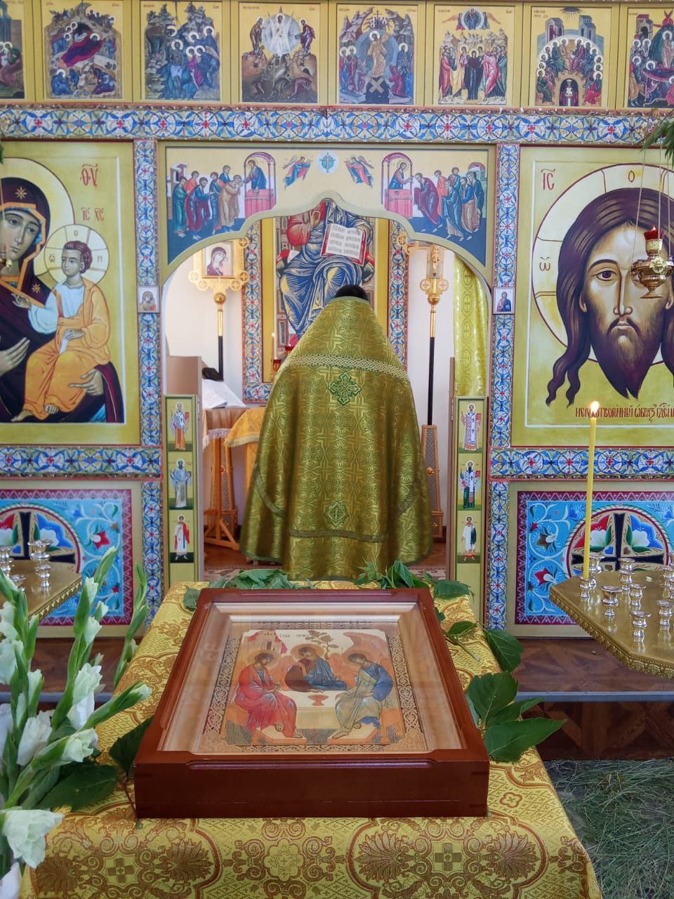 Праздник Святой Троицы в храмах Ереванско-Армянской епархии