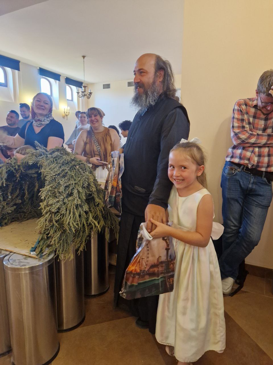 Мини-концерт детского хора Крестовоздвиженского храма