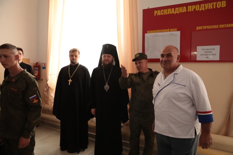 Архиерейское богослужение в праздник Воздвижения Честного и Животворящего Креста Господня в храме святой мученицы царицы Александры на 102-й российской военной базе города Гюмри