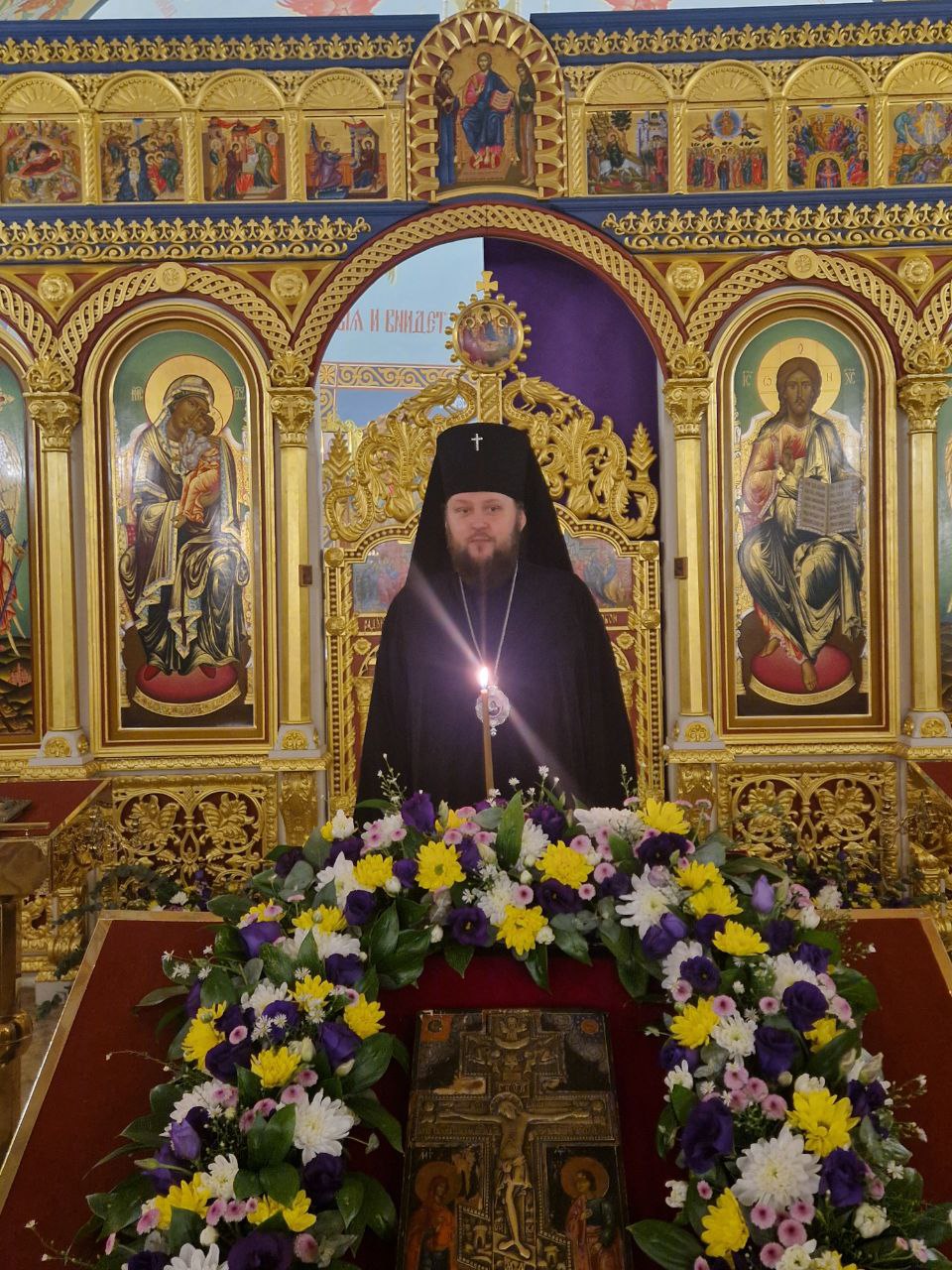 Архипастырское богослужение в Крестовоздвиженском храме города Еревана