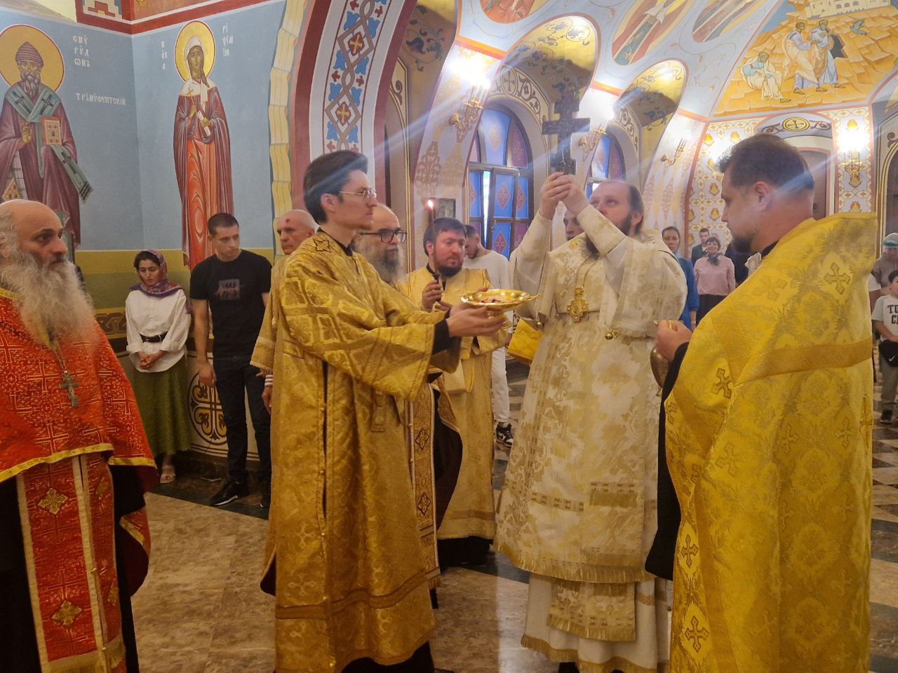 Архипастырское богослужение в Крестовоздвиженском храме города Еревана