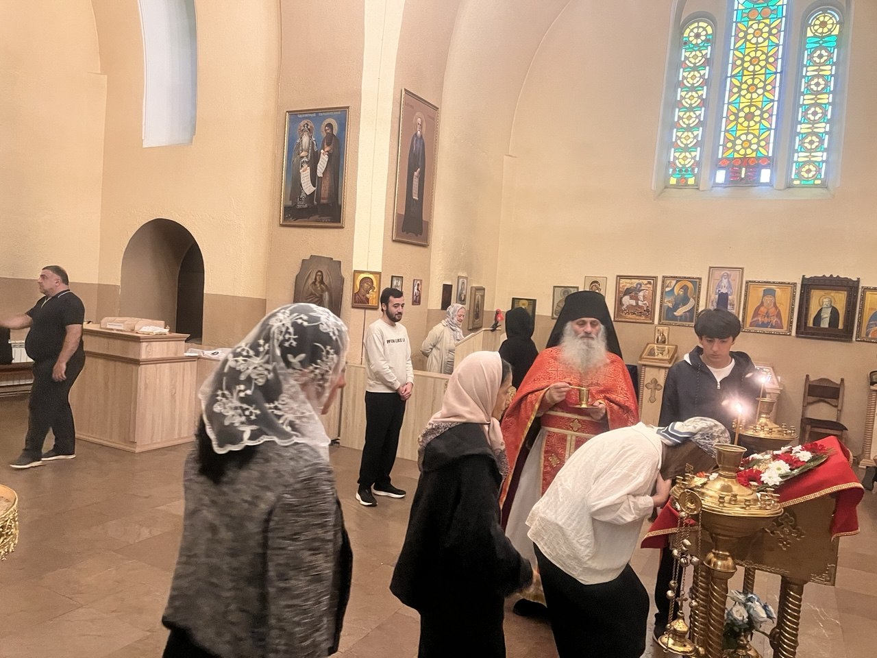 Престольный праздник в Крестовоздвиженском храме Еревана