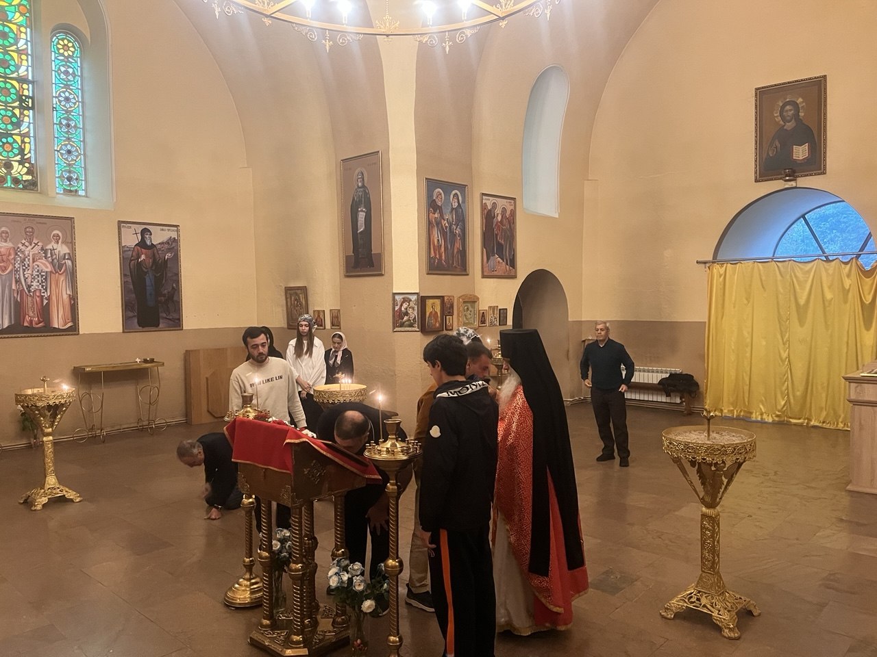 Престольный праздник в Крестовоздвиженском храме Еревана