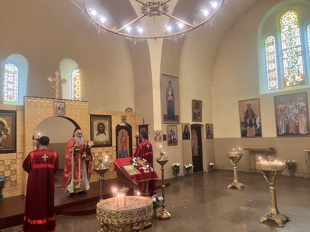Престольный праздник в Крестовоздвиженском храме Еревана