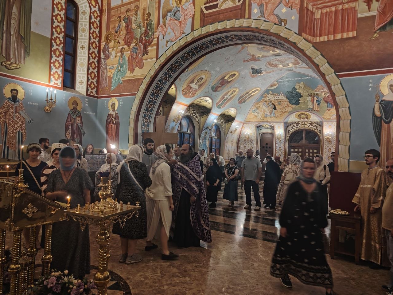 Престольный праздник в Крестовоздвиженском храме Еревана