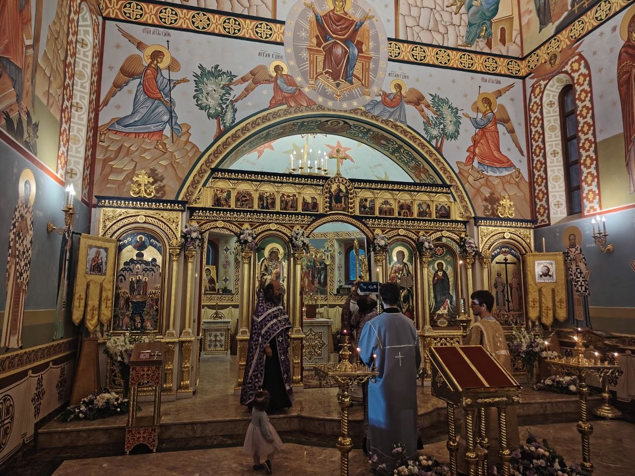 Престольный праздник в Крестовоздвиженском храме Еревана