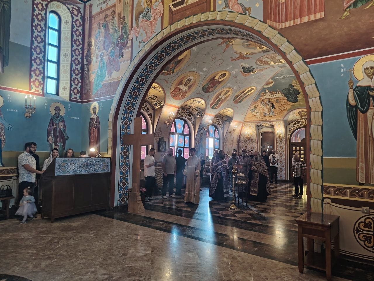 Престольный праздник в Крестовоздвиженском храме Еревана