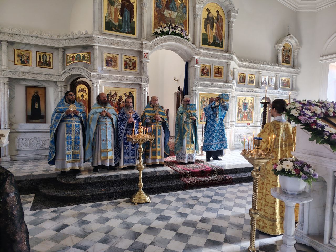 В Ереване молитвенно отметили престольный праздник храма Покрова Пресвятой Богородицы