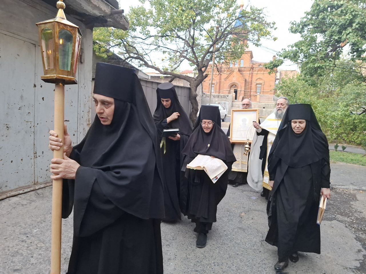 В Ереване молитвенно отметили престольный праздник храма Покрова Пресвятой Богородицы