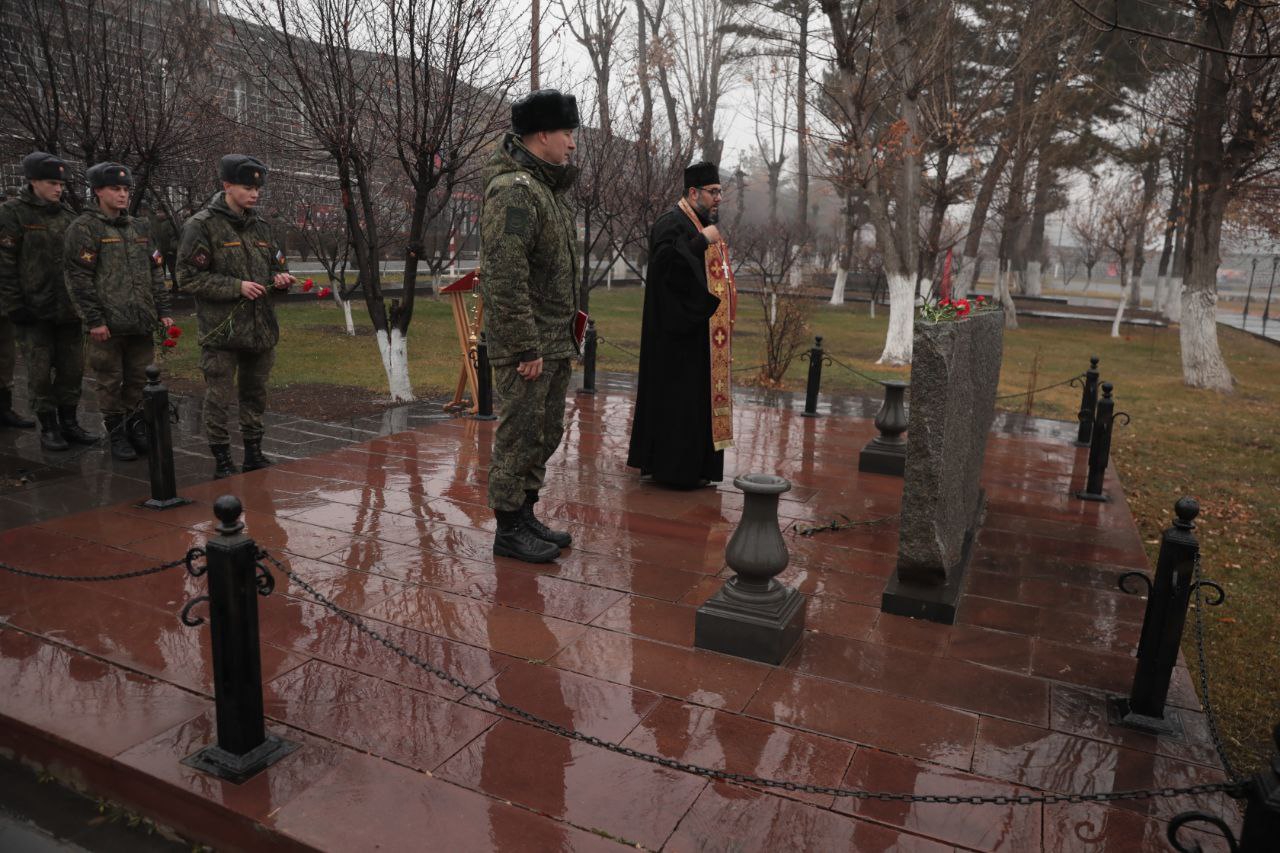 В Гюмри молитвенно почтили память святого благоверного князя Александра Невского и помолились о упокоении жертв Спитакского землетрясения