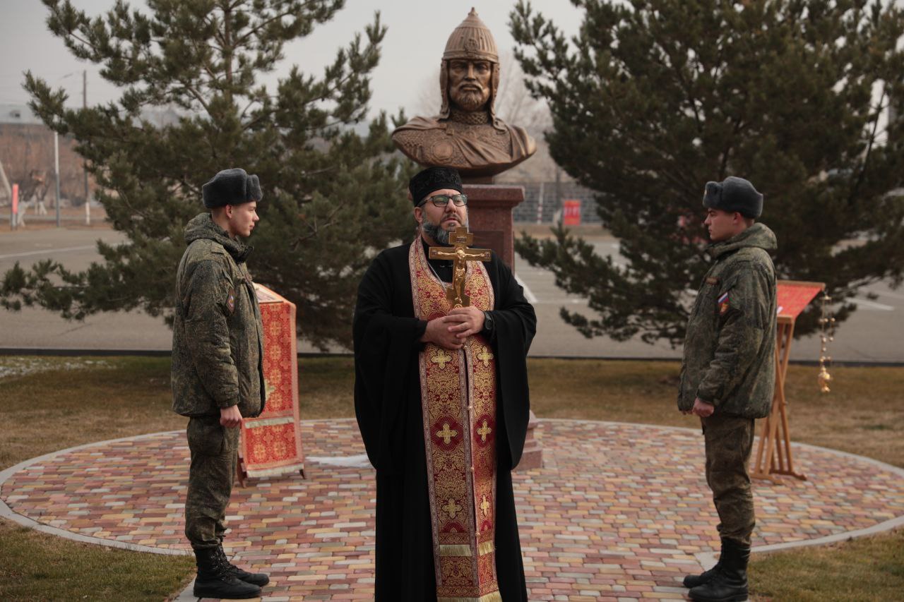 В Гюмри молитвенно почтили память святого благоверного князя Александра Невского и помолились о упокоении жертв Спитакского землетрясения