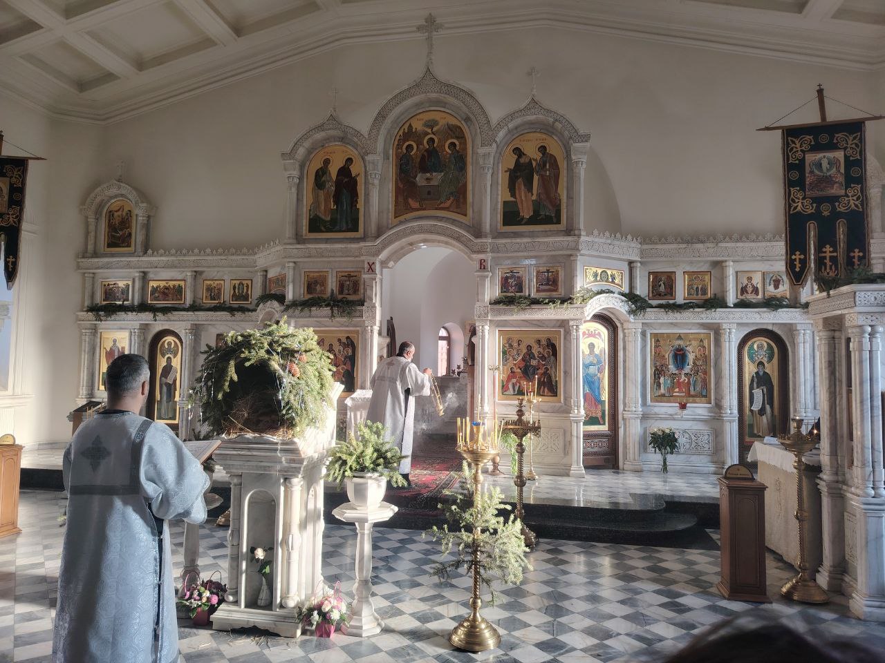 Празднование Рождества Господа Бога и Спаса нашего Иисуса Христа в храмах Ереванско-Армянской епархии: фоторепортаж