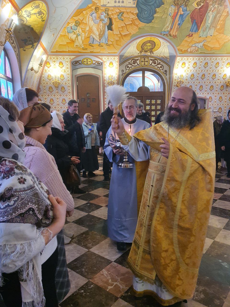 Празднование Святого Богоявления и Крещения Господа Бога и Спаса нашего Иисуса Христа в храмах Ереванско-Армянской епархии: фоторепортаж