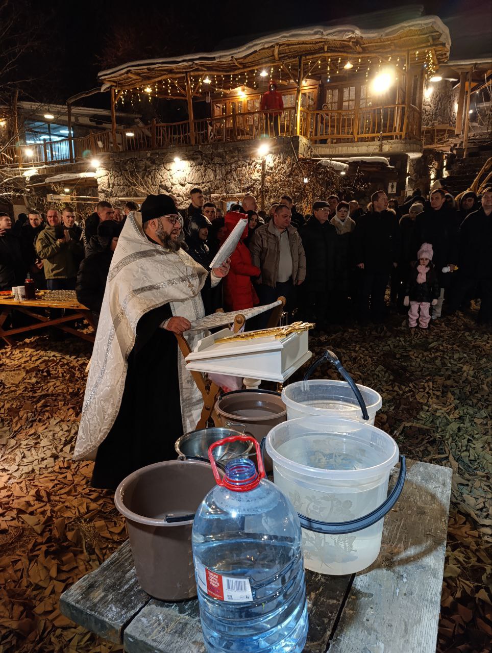 Празднование Святого Богоявления и Крещения Господа Бога и Спаса нашего Иисуса Христа в храмах Ереванско-Армянской епархии: фоторепортаж