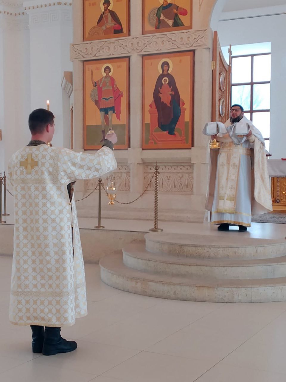 Празднование Святого Богоявления и Крещения Господа Бога и Спаса нашего Иисуса Христа в храмах Ереванско-Армянской епархии: фоторепортаж