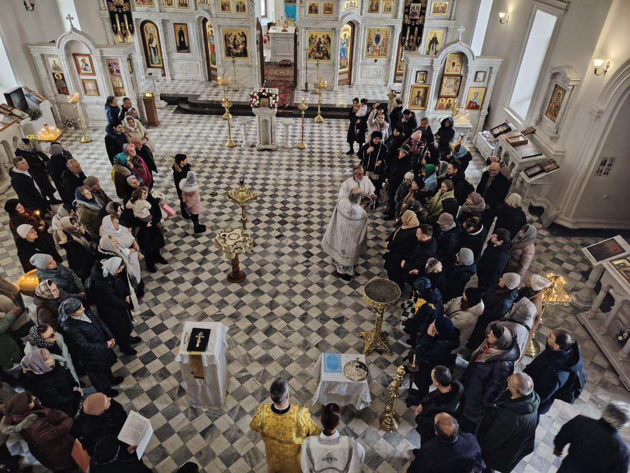 Празднование Святого Богоявления и Крещения Господа Бога и Спаса нашего Иисуса Христа в храмах Ереванско-Армянской епархии: фоторепортаж