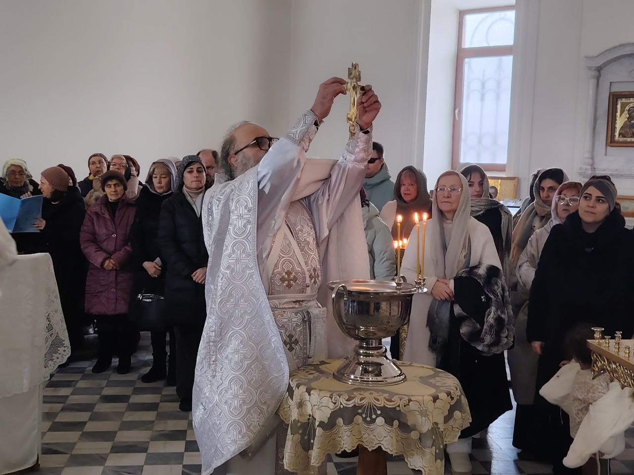 Празднование Святого Богоявления и Крещения Господа Бога и Спаса нашего Иисуса Христа в храмах Ереванско-Армянской епархии: фоторепортаж