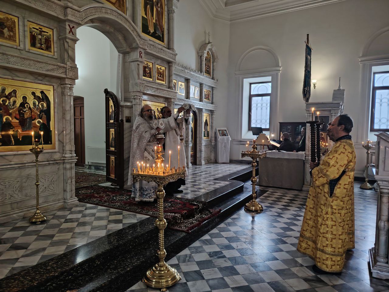 Празднование Святого Богоявления и Крещения Господа Бога и Спаса нашего Иисуса Христа в храмах Ереванско-Армянской епархии: фоторепортаж