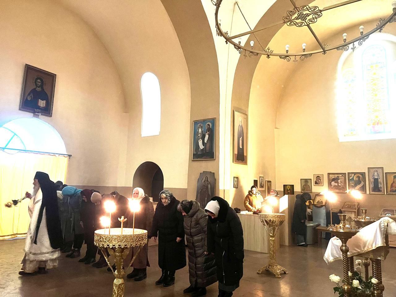 Празднование Святого Богоявления и Крещения Господа Бога и Спаса нашего Иисуса Христа в храмах Ереванско-Армянской епархии: фоторепортаж