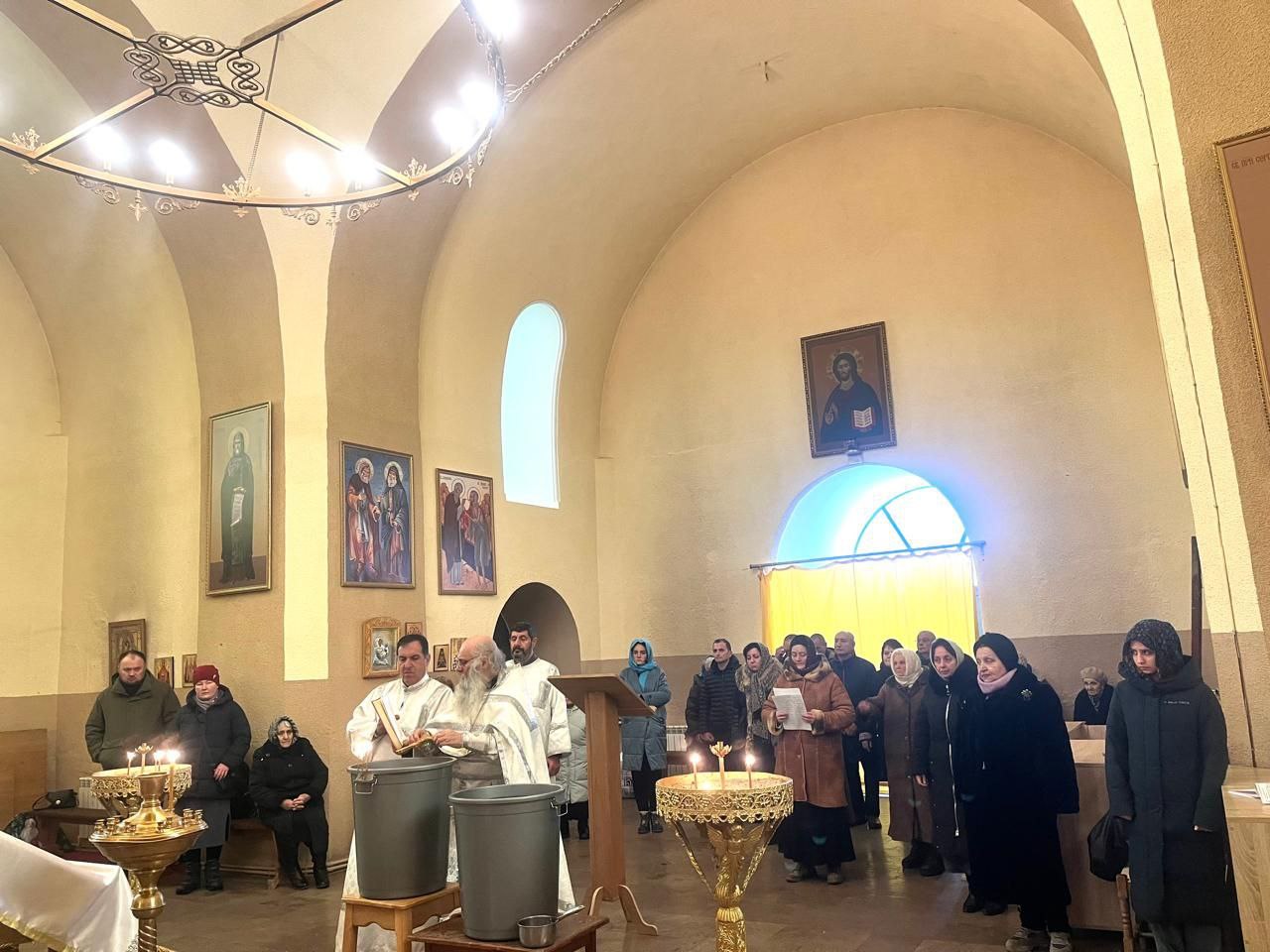 Празднование Святого Богоявления и Крещения Господа Бога и Спаса нашего Иисуса Христа в храмах Ереванско-Армянской епархии: фоторепортаж