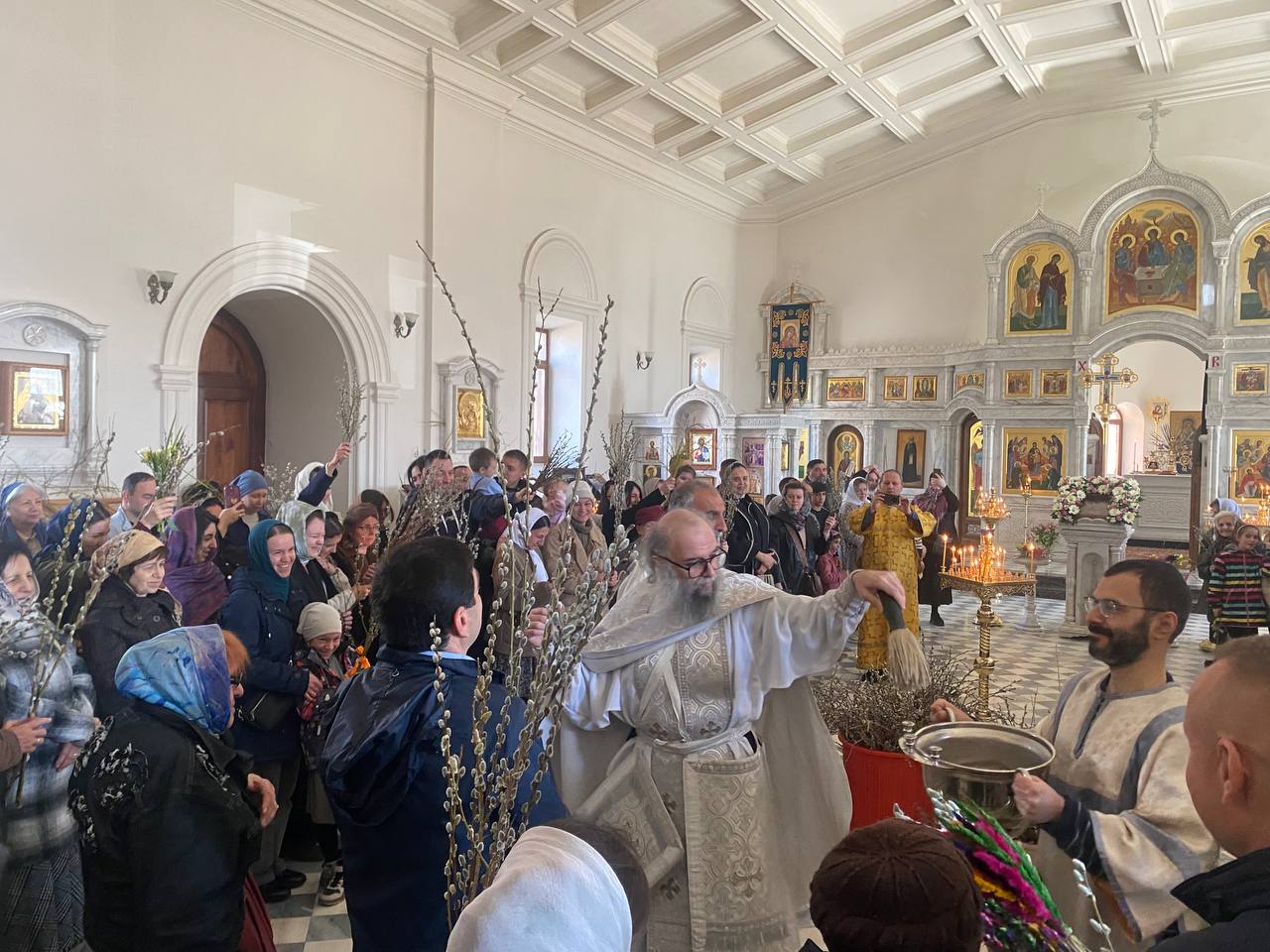 Празднование Входа Господня в Иерусалим в храмах Ереванско-Армянской епархии: фоторепортаж