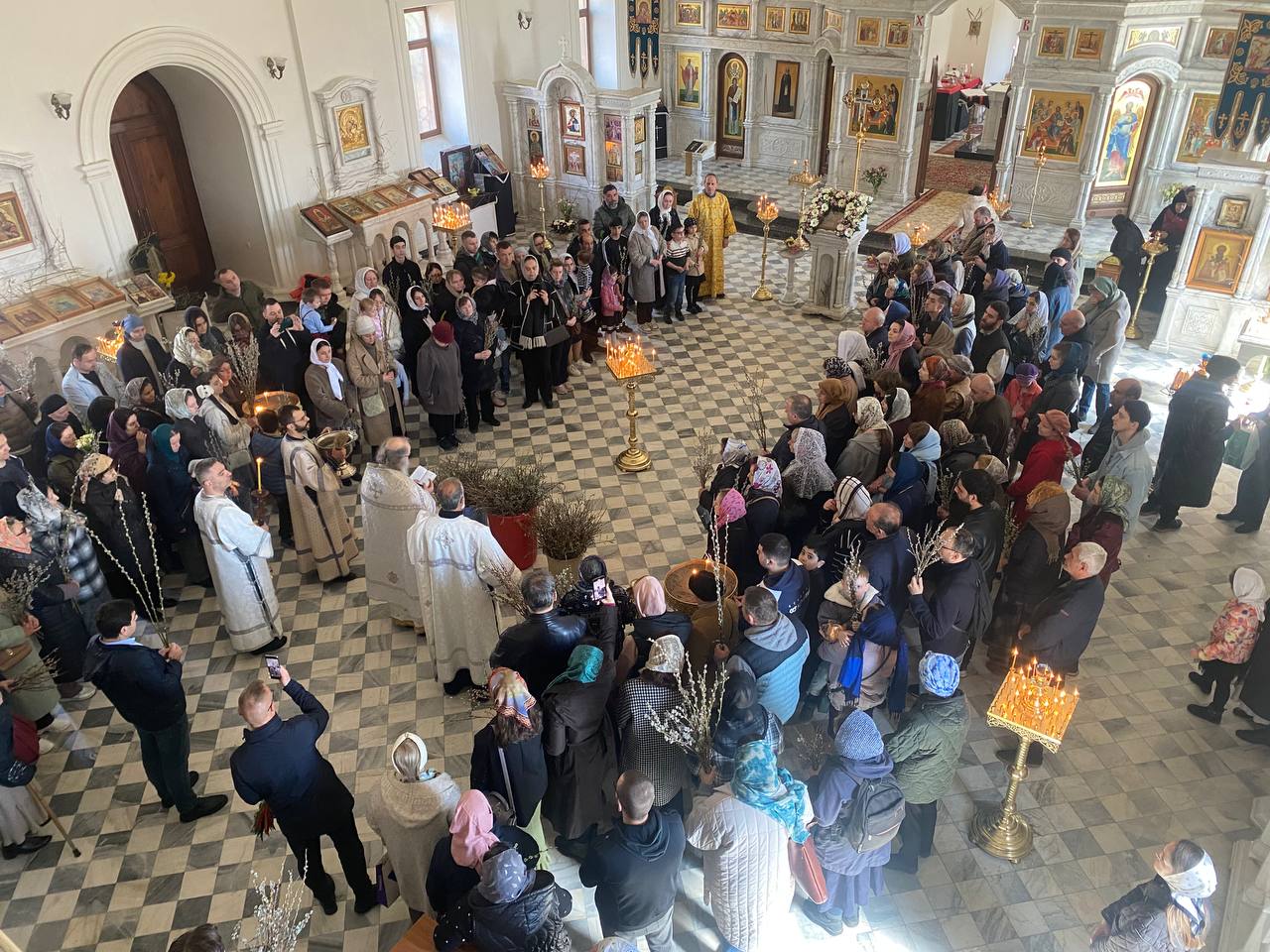 Празднование Входа Господня в Иерусалим в храмах Ереванско-Армянской епархии: фоторепортаж