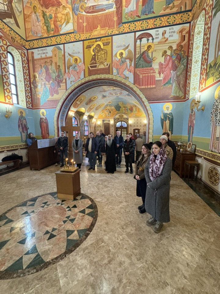 Архиепископ Аксий совершил Божественную литургию в Крестовоздвиженском храме Еревана