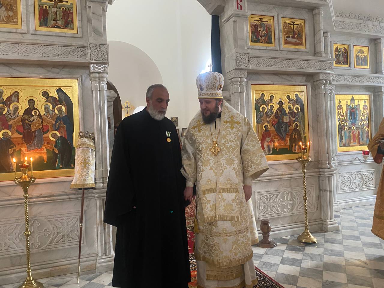 Архиепископ Аксий совершил Божественную литургию в Покровском храме Еревана