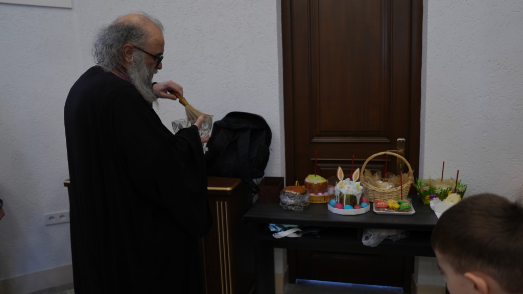 В Великую Субботу в Пограничном управлении ФСБ в Ереване освятили пасхальные куличи