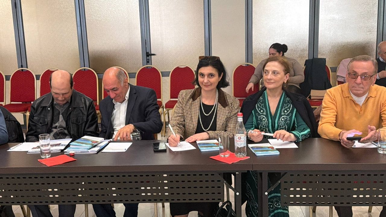 В Ереване презентовали книгу воспоминаний ветерана ВОВ Гранта Карапетяна