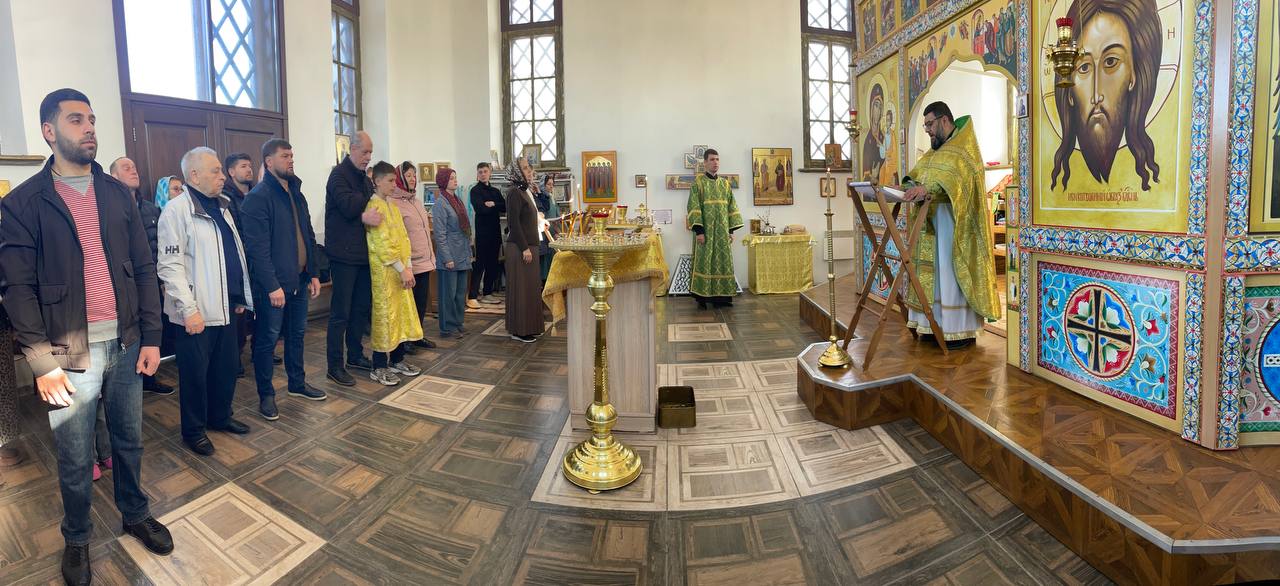 Празднование Входа Господня в Иерусалим в храмах Ереванско-Армянской епархии: фоторепортаж