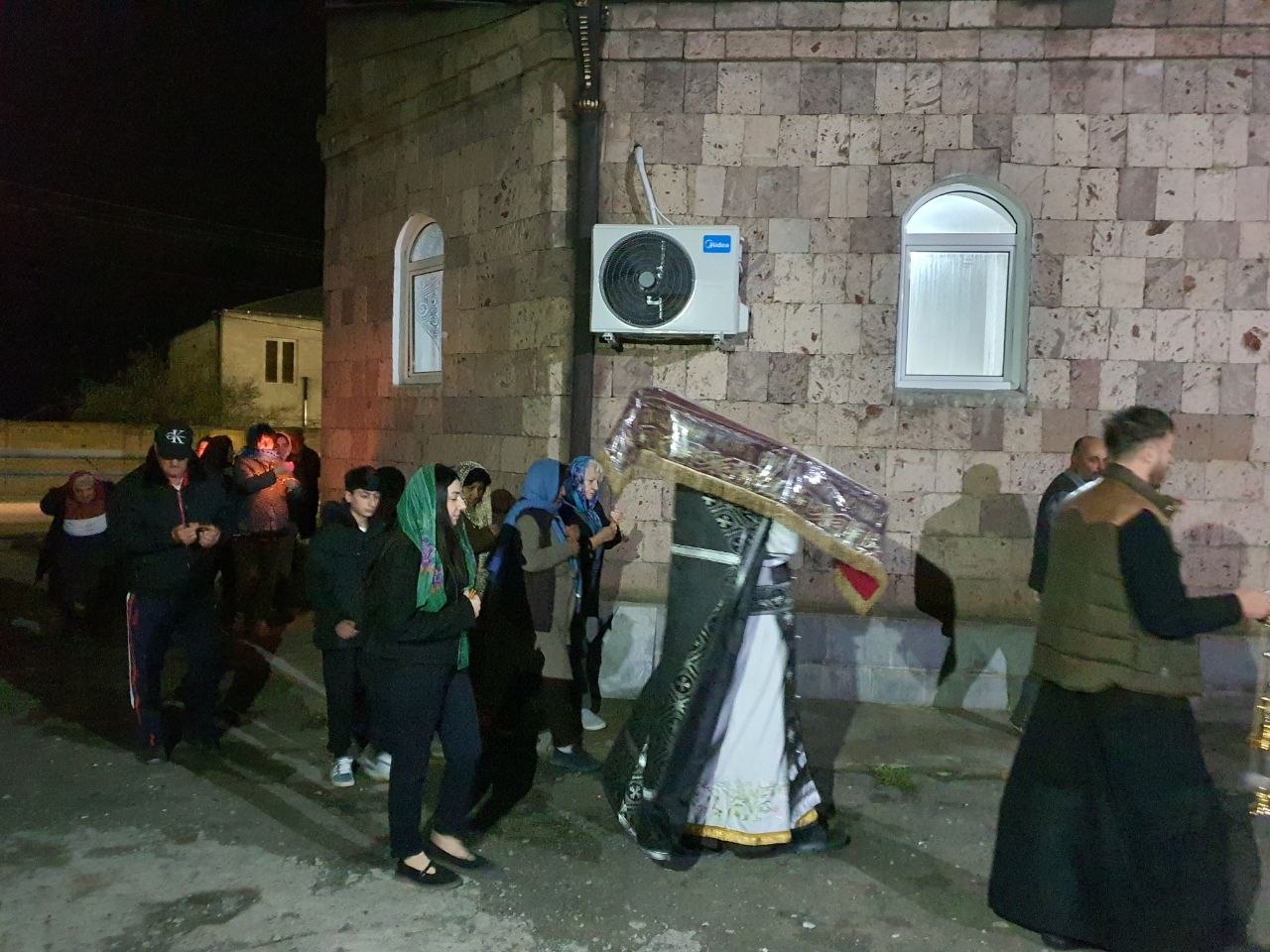 Службы Страстной Седмицы в Ереванско-Армянской епархии: фоторепортаж