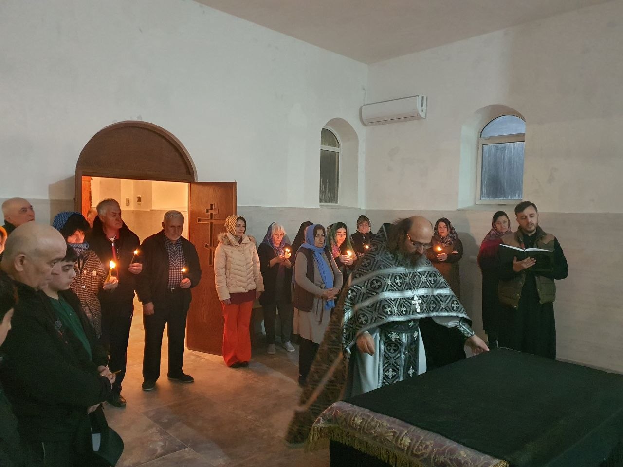 Службы Страстной Седмицы в Ереванско-Армянской епархии: фоторепортаж