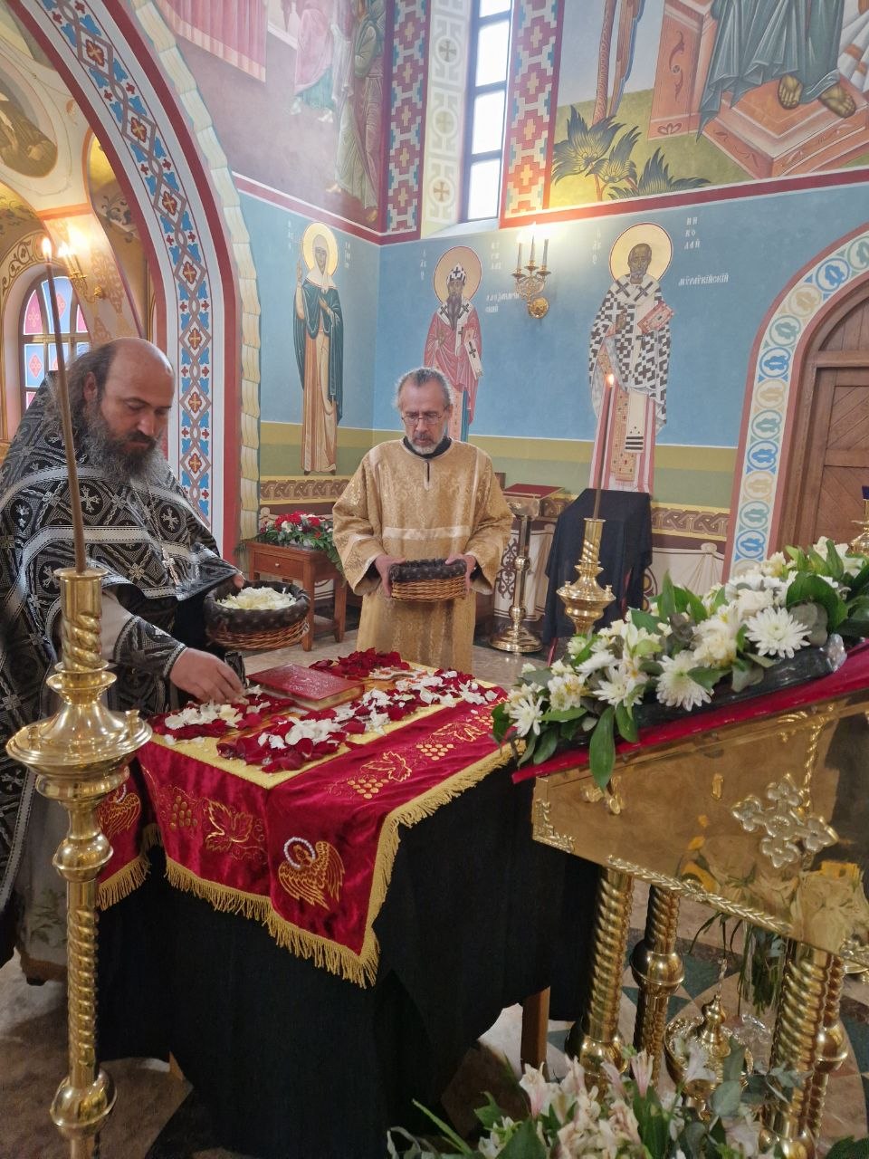 Службы Страстной Седмицы в Ереванско-Армянской епархии: фоторепортаж