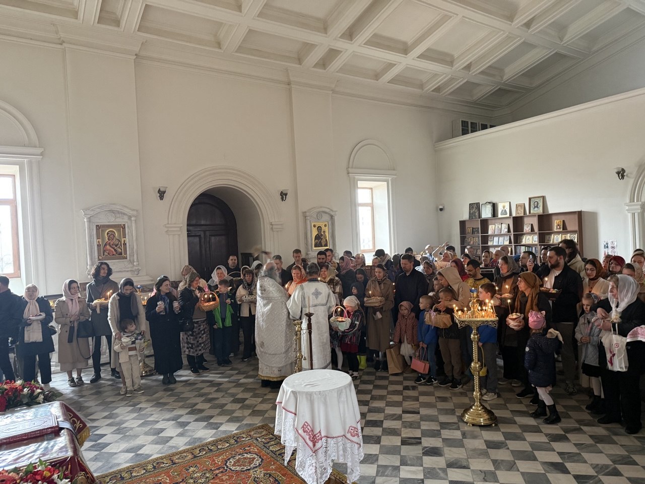 Службы Страстной Седмицы в Ереванско-Армянской епархии: фоторепортаж