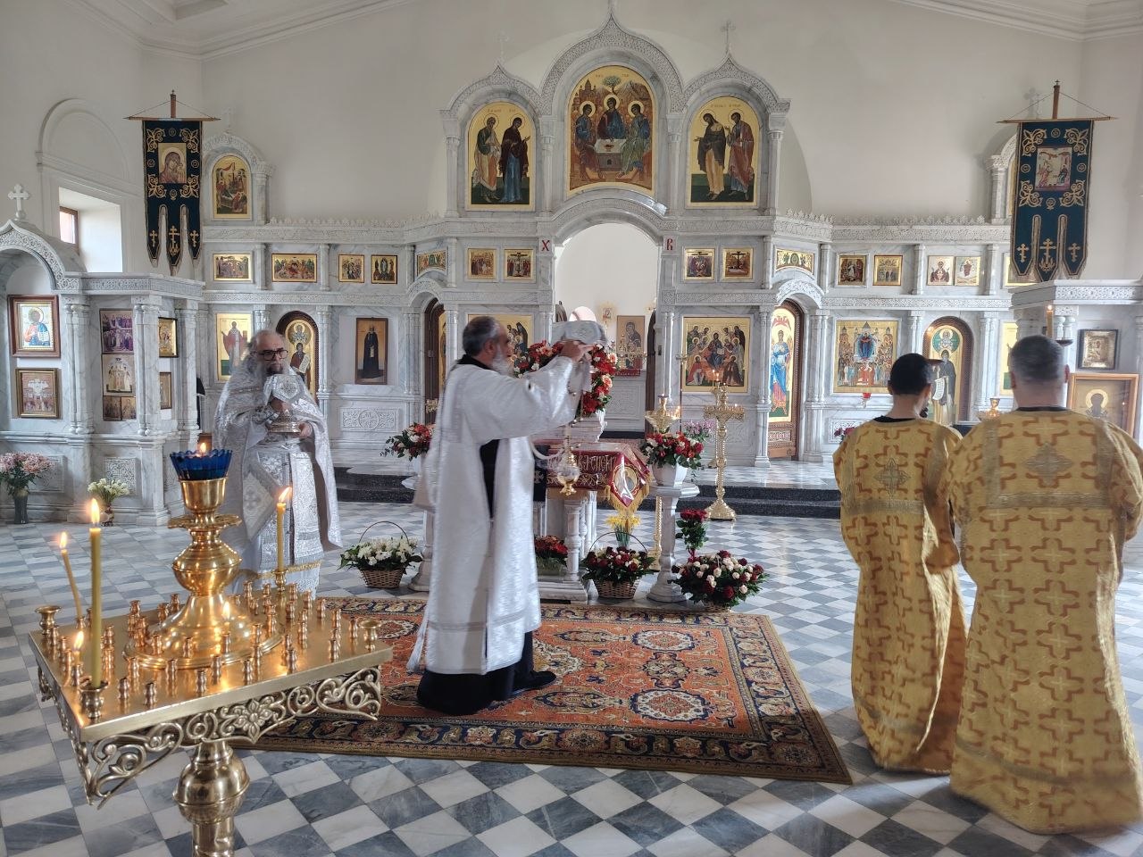 Службы Страстной Седмицы в Ереванско-Армянской епархии: фоторепортаж