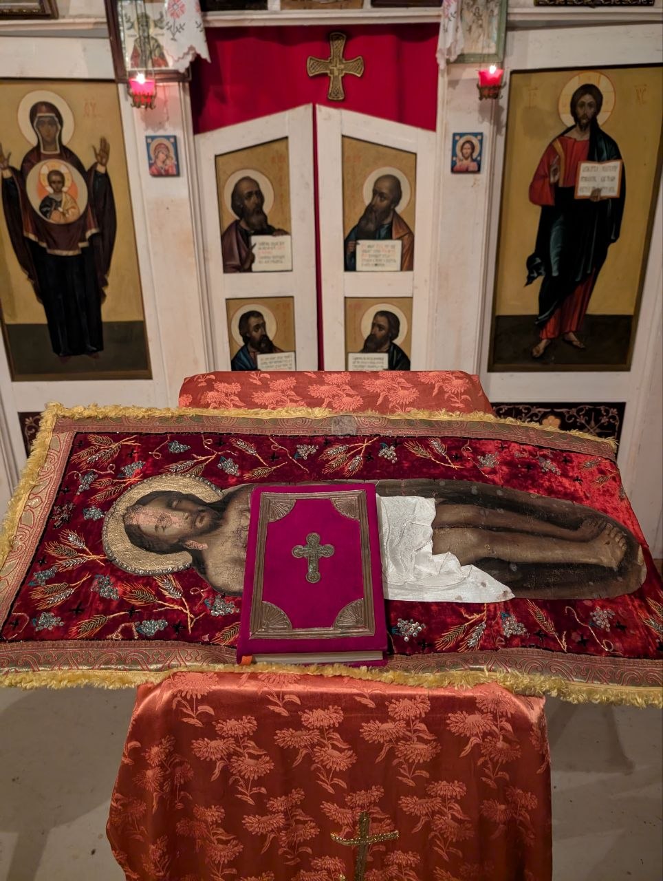 Службы Страстной Седмицы в Ереванско-Армянской епархии: фоторепортаж