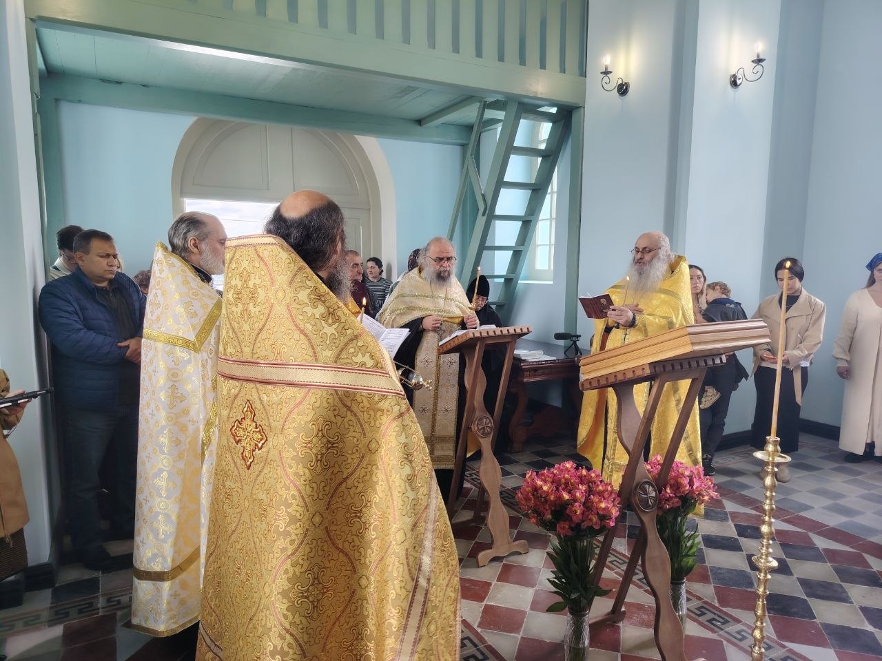 В восстановленном Никольском храме села Амракиц состоялся праздничный молебен