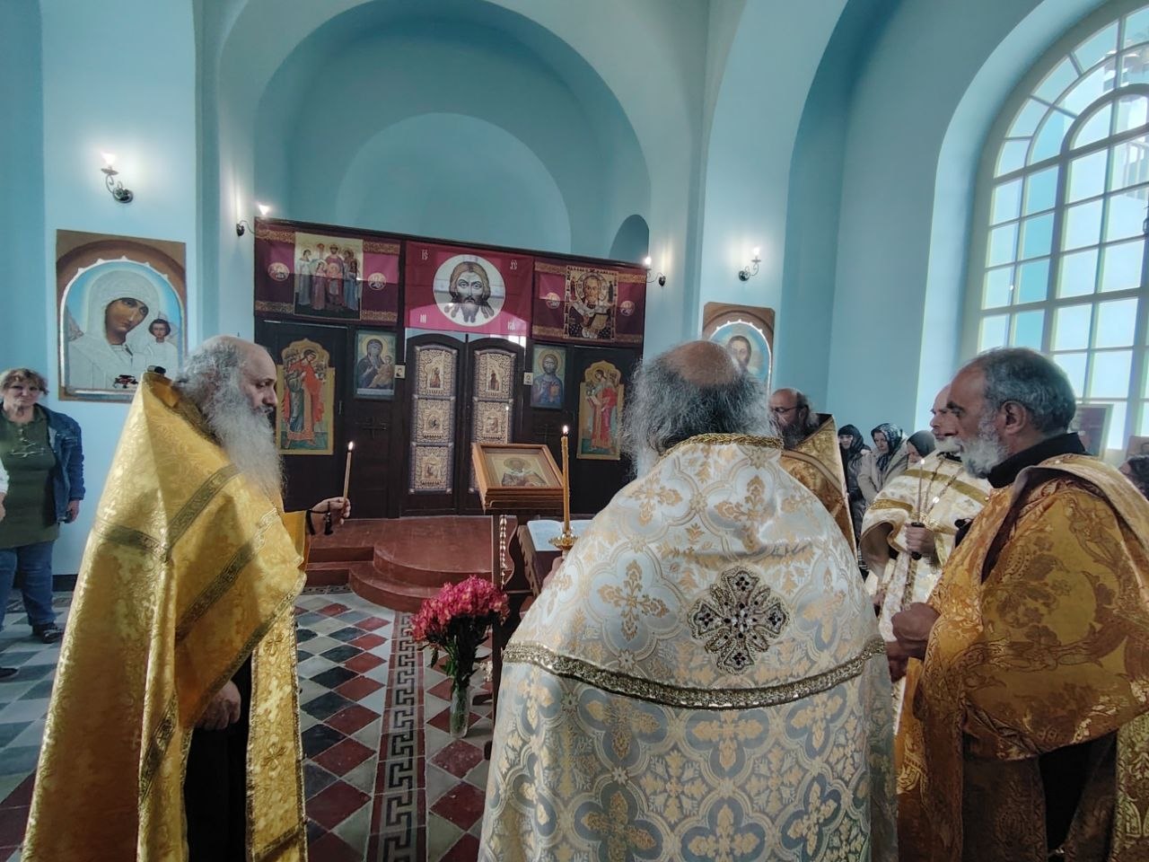 В восстановленном Никольском храме села Амракиц состоялся праздничный молебен