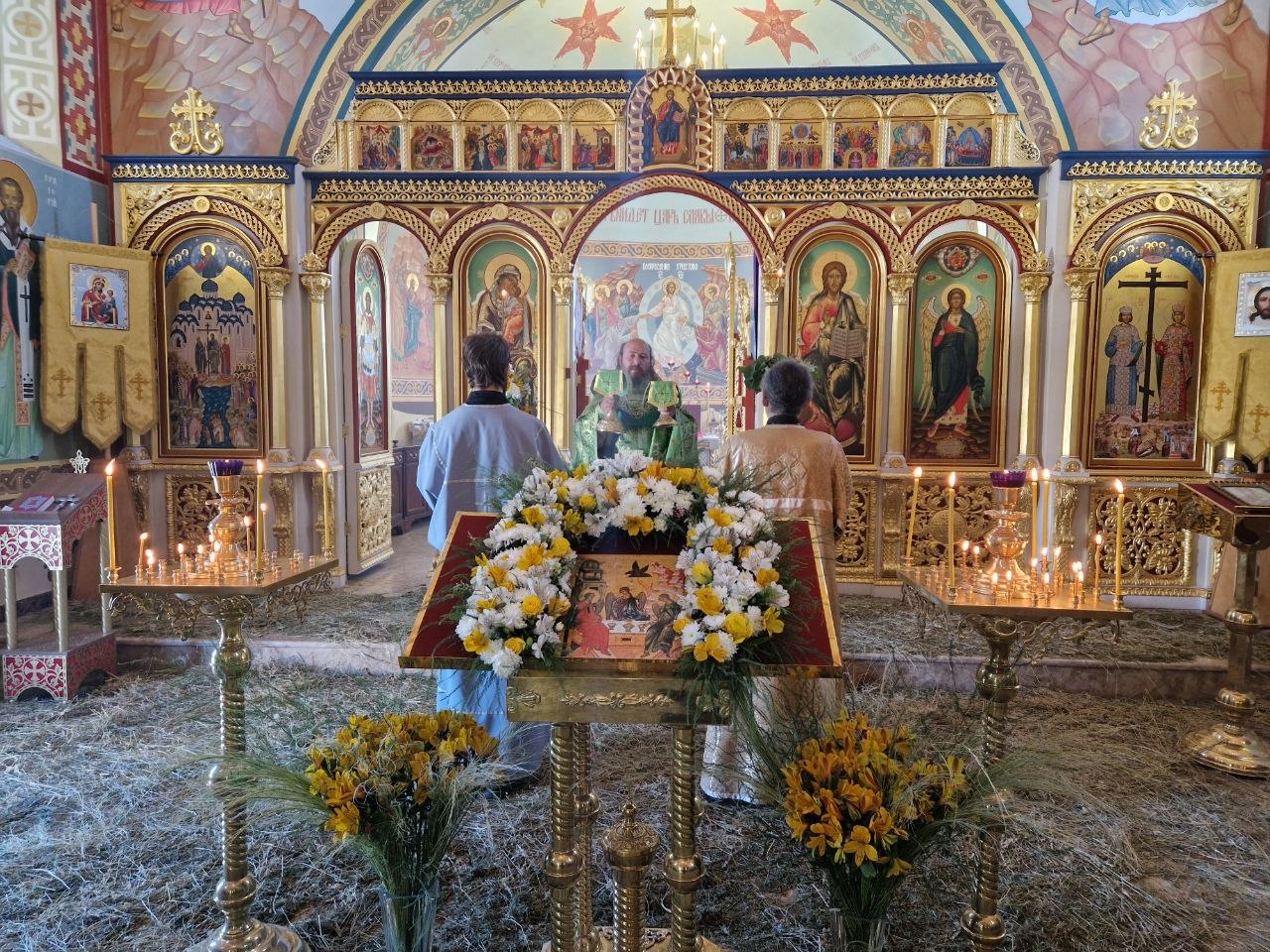Празднование Дня Святой Троицы, Пятидесятницы в храмах Ереванско-Армянской епархии: фоторепортаж