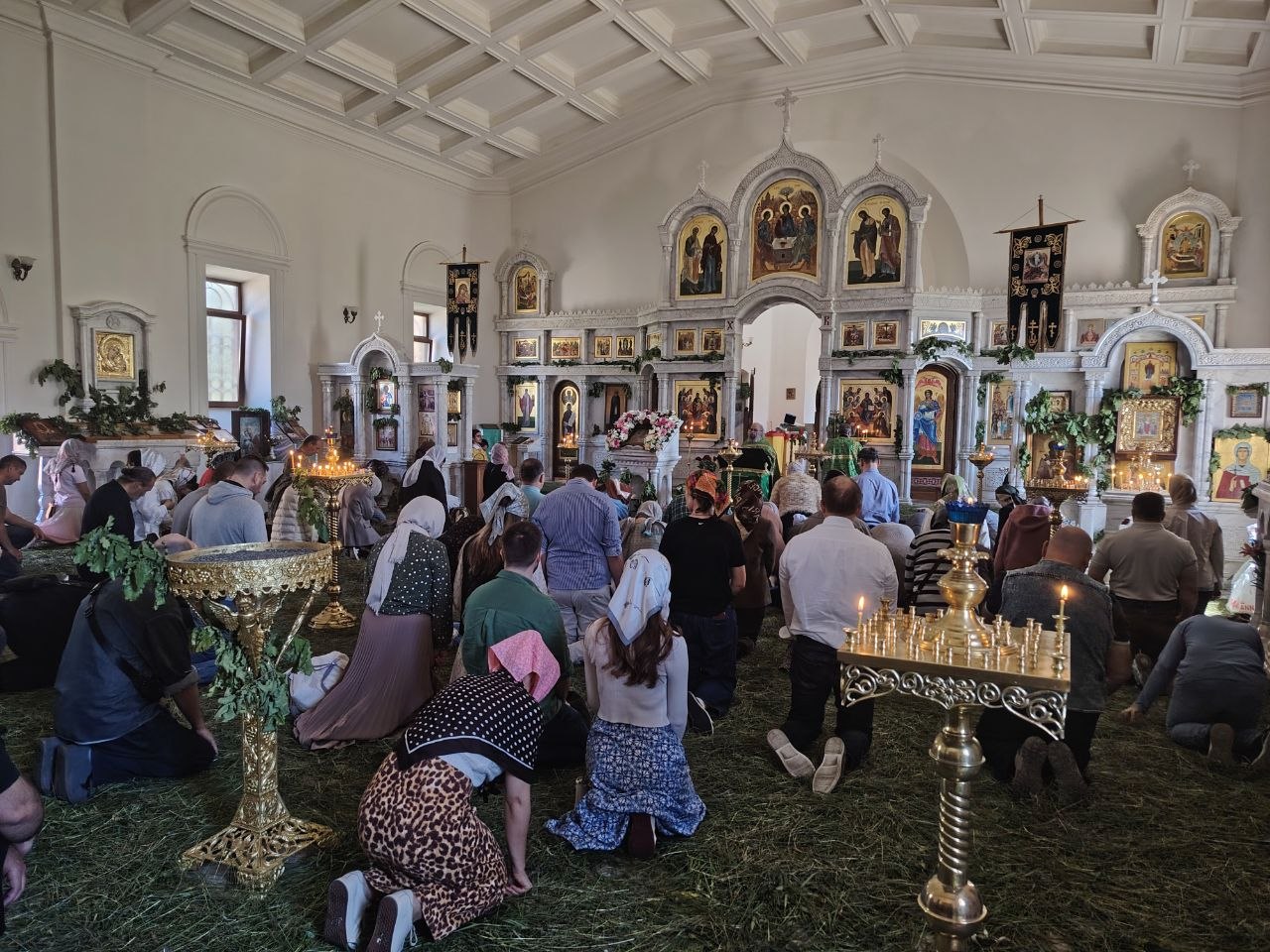 Празднование Дня Святой Троицы, Пятидесятницы в храмах Ереванско-Армянской епархии: фоторепортаж
