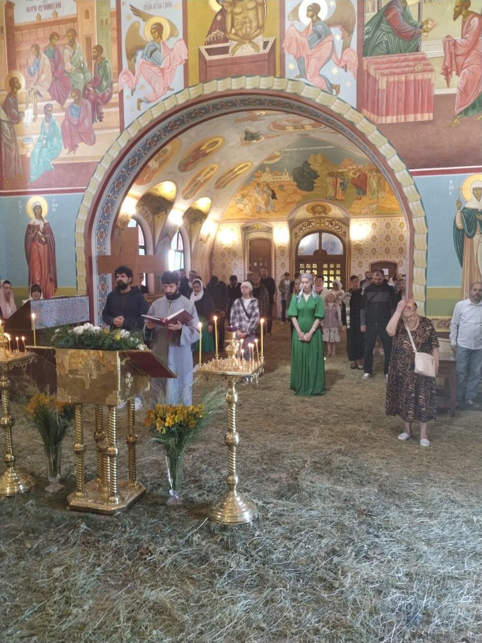 Празднование Дня Святой Троицы, Пятидесятницы в храмах Ереванско-Армянской епархии: фоторепортаж