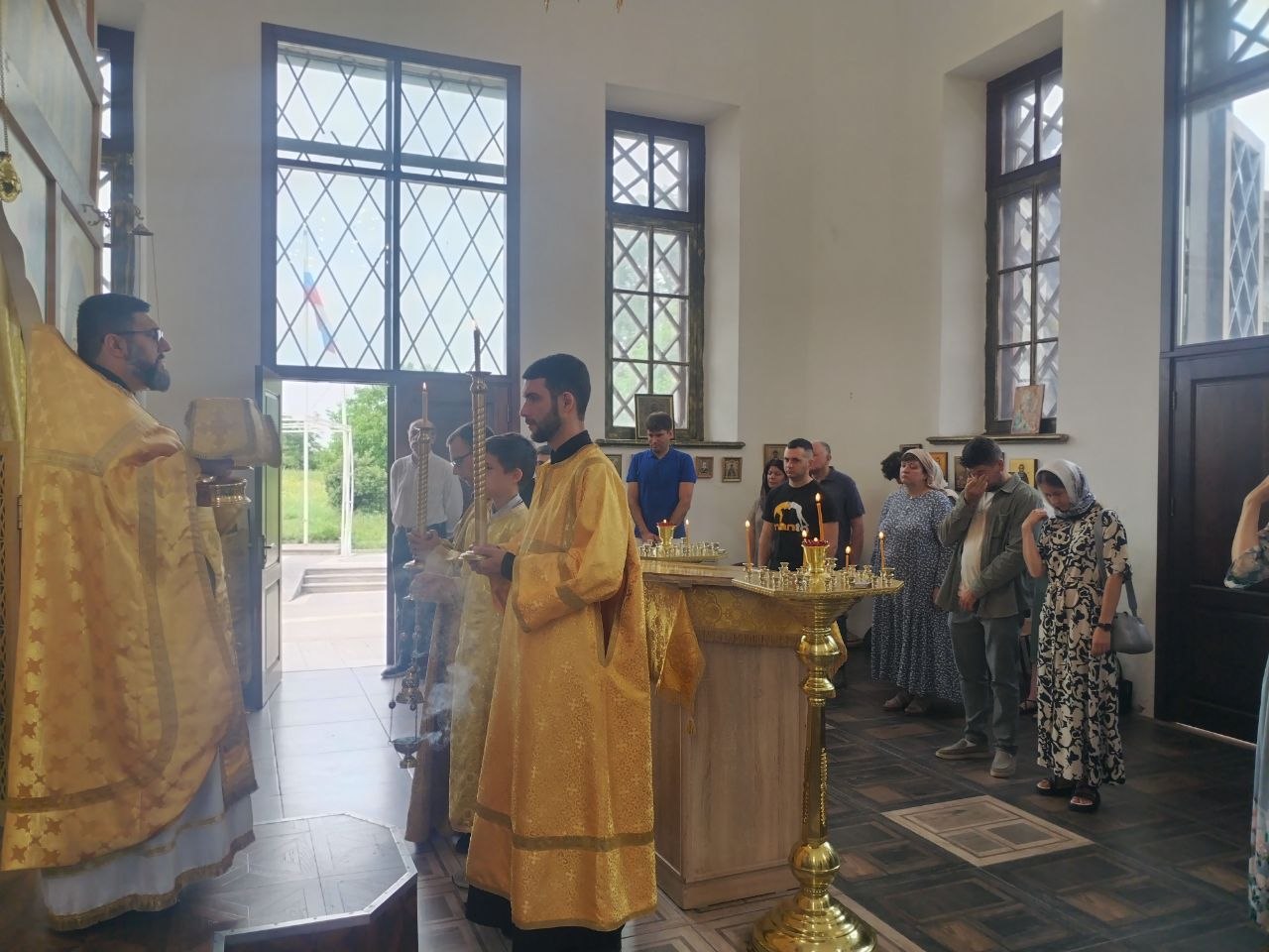 Празднование памяти cлавных и всехвальных первоверховных апостолов Петра и Павла в храмах Ереванско-Армянской епархии: фоторепортаж