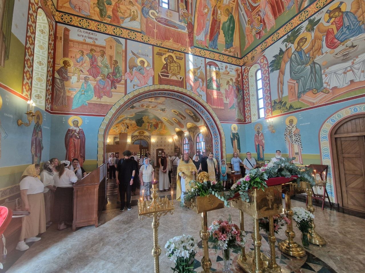 Празднование памяти cлавных и всехвальных первоверховных апостолов Петра и Павла в храмах Ереванско-Армянской епархии: фоторепортаж