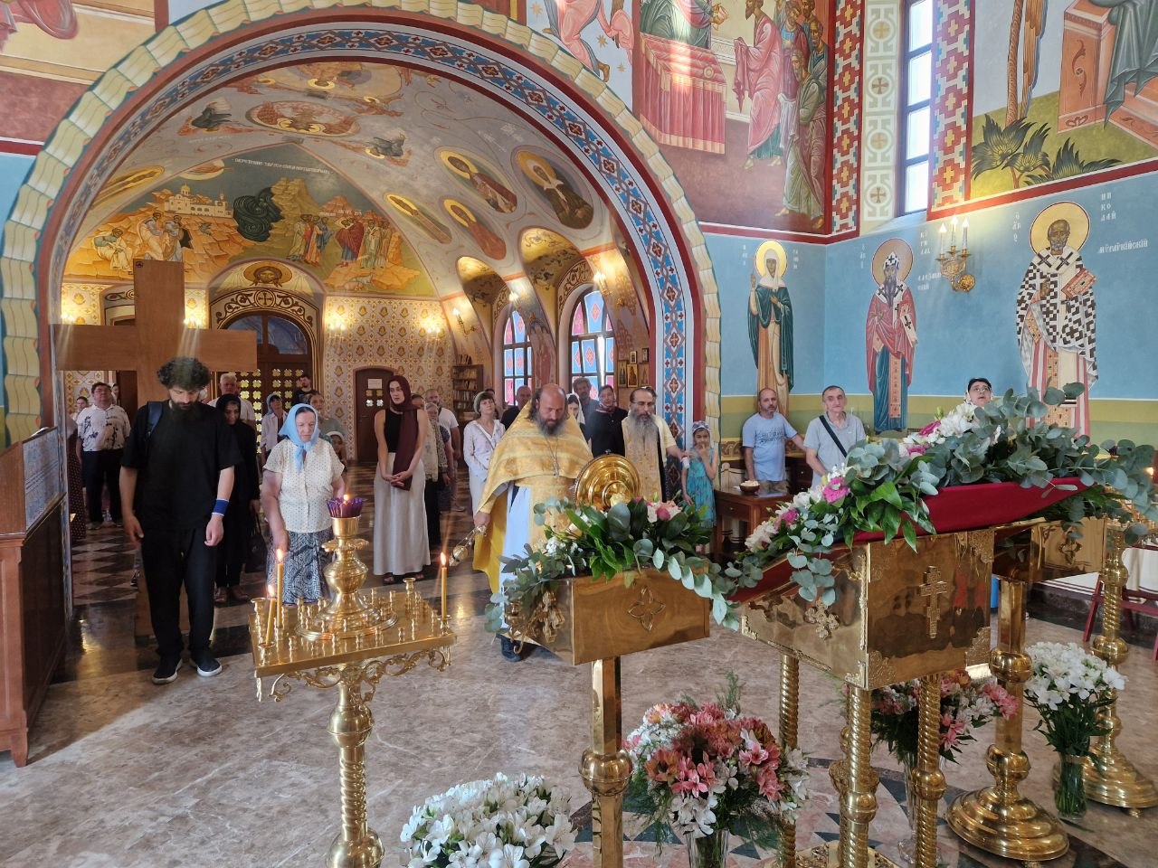 Празднование памяти cлавных и всехвальных первоверховных апостолов Петра и Павла в храмах Ереванско-Армянской епархии: фоторепортаж