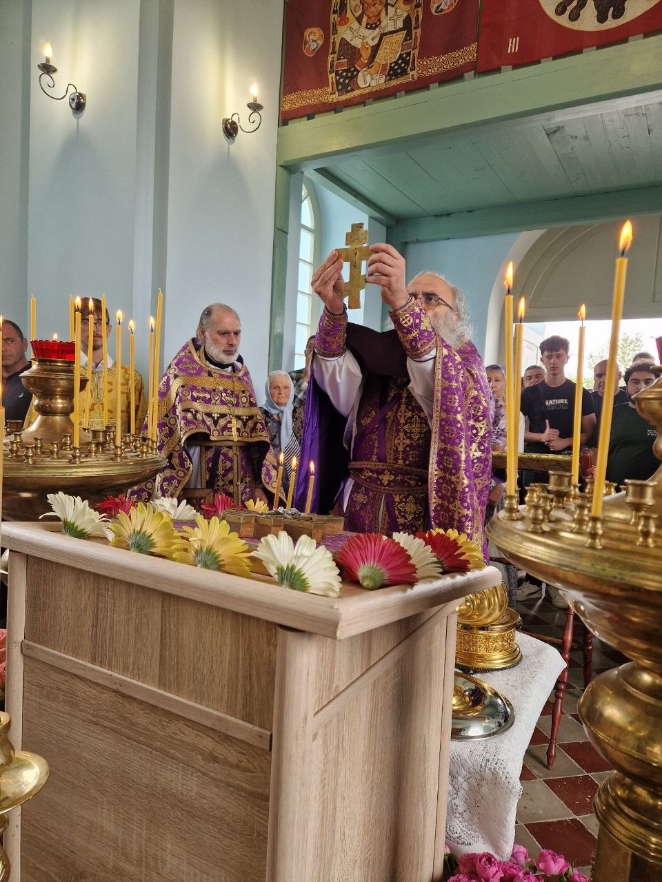 Малое освящение и Литургия в храме свт. Николая в села Амракиц
